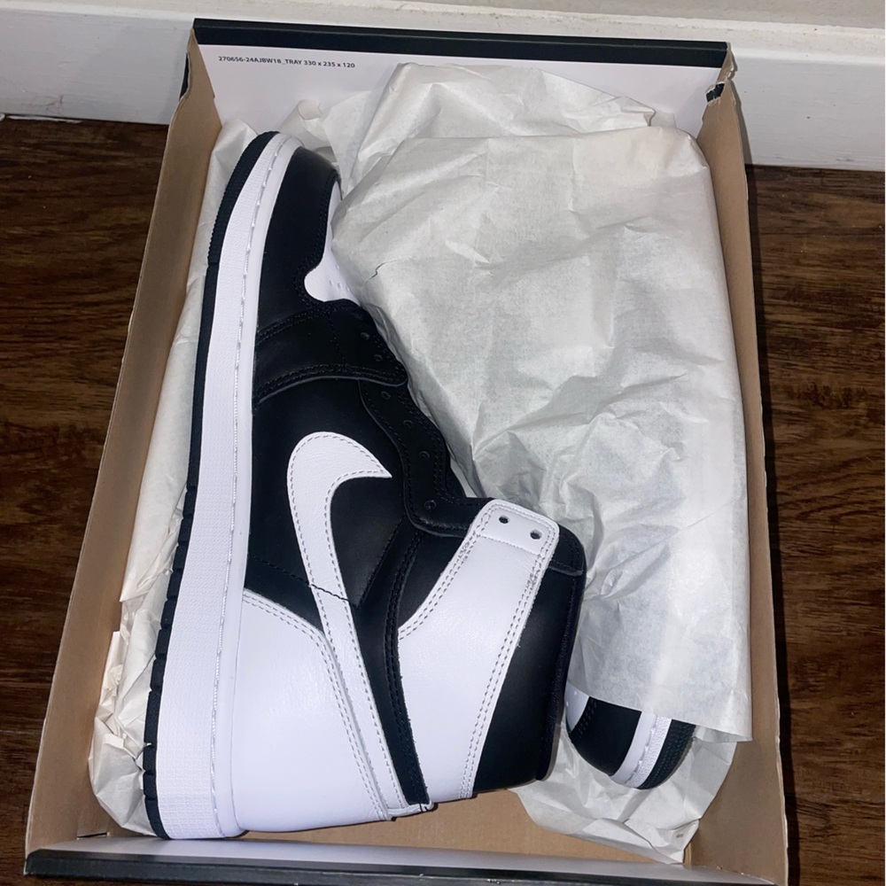Men’s AIR JORDAN 1 RETRO HIGH OG “Reverse Panda” - Picture 8 of 12